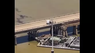 A barge collision with a bridge in the US could result in an oil spill of approximately 2,000 gallons in the Gulf of Mexico.