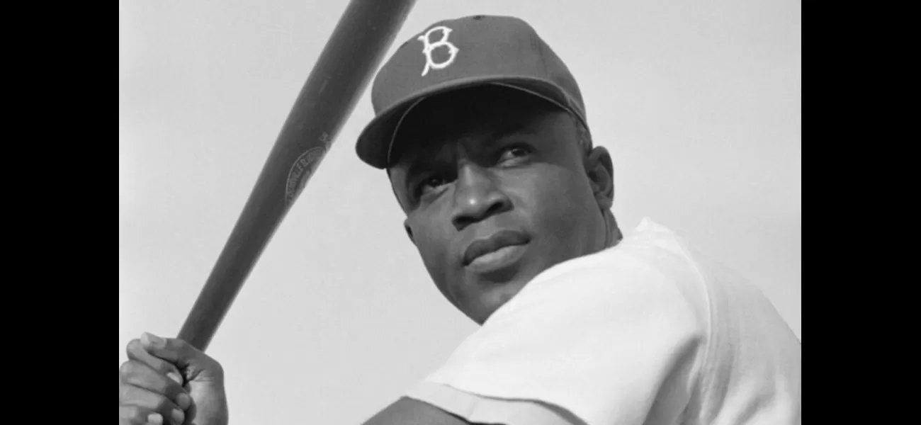 A new statue of Jackie Robinson will replace the one that was stolen from a Kansas park earlier this year.