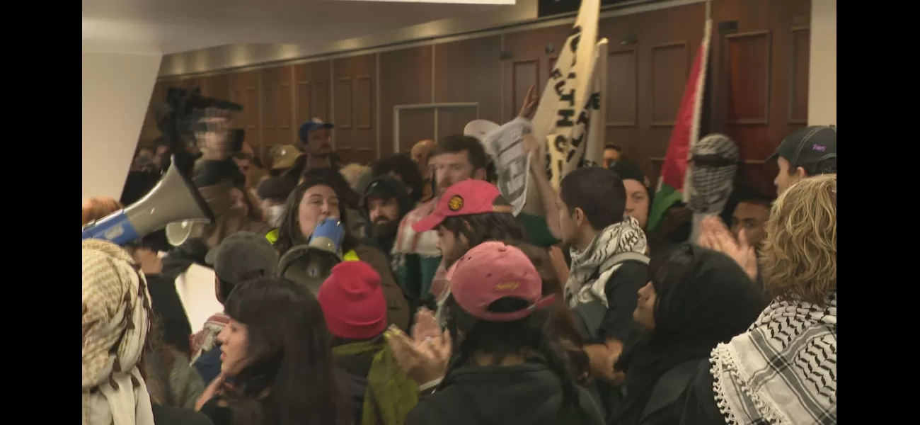 Police are ready after Palestinian supporters invade Labor conference in Victoria