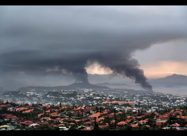 French authorities have reported a sixth death in the ongoing violent clashes in New Caledonia.