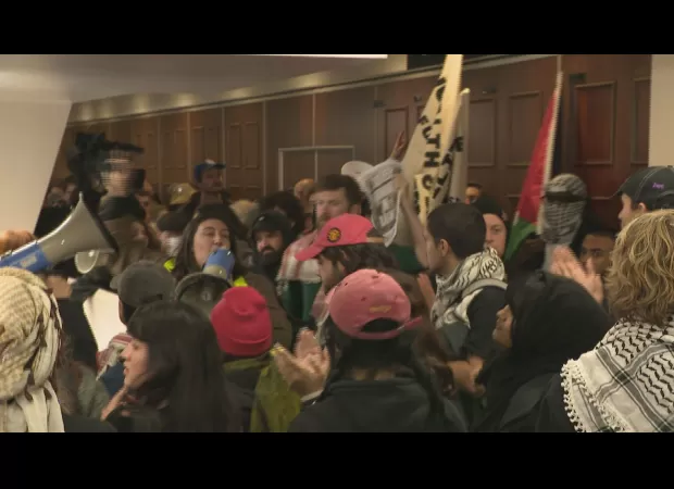 Police are ready after Palestinian supporters invade Labor conference in Victoria