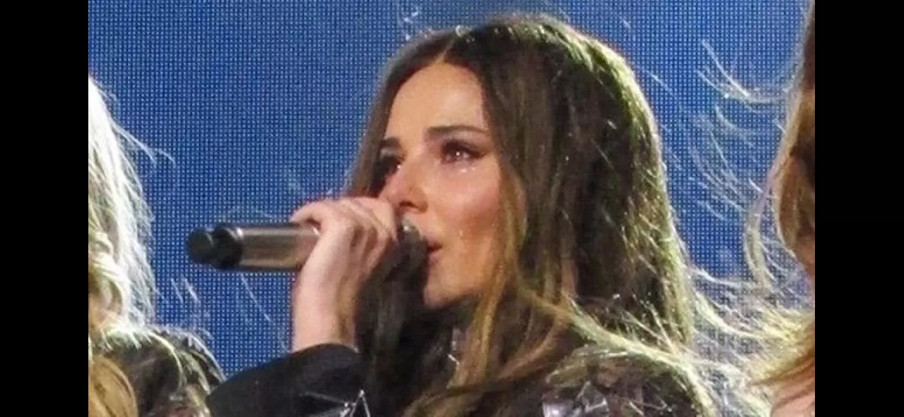 Fans are heartbroken as Cheryl becomes emotional during a tribute to Sarah Harding on the Girls Aloud tour.