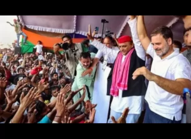 Rahul and Akhilesh exit rally stage due to chaotic atmosphere.