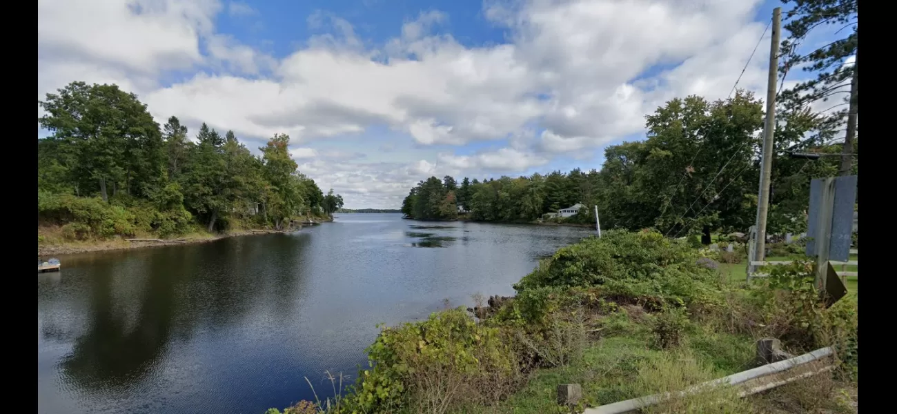 A boat collision leaves three dead and five injured.