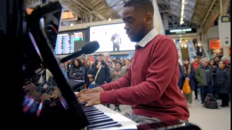 Viewers of The Piano are unhappy with the star's performance, despite judges being impressed.