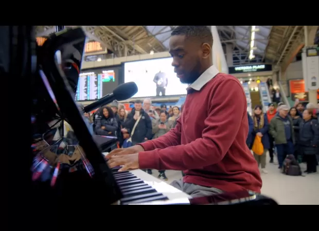 Viewers of The Piano are unhappy with the star's performance, despite judges being impressed.
