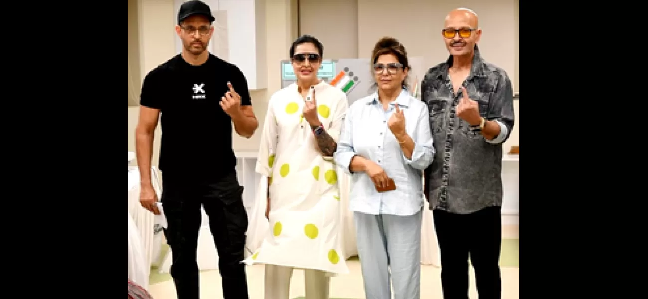 Hrithik Roshan, along with his father and sister, votes in the election.