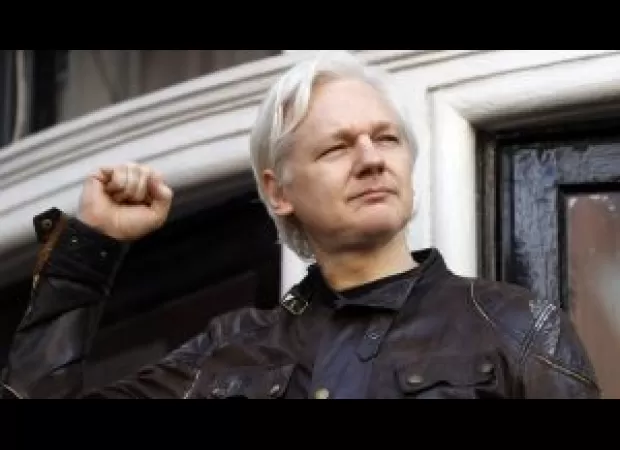 WikiLeaks founder Julian Assange is allowed to contest his extradition to the US.