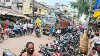 Traffic troubles continue on five main roads in Rourkela, with no solution in sight.