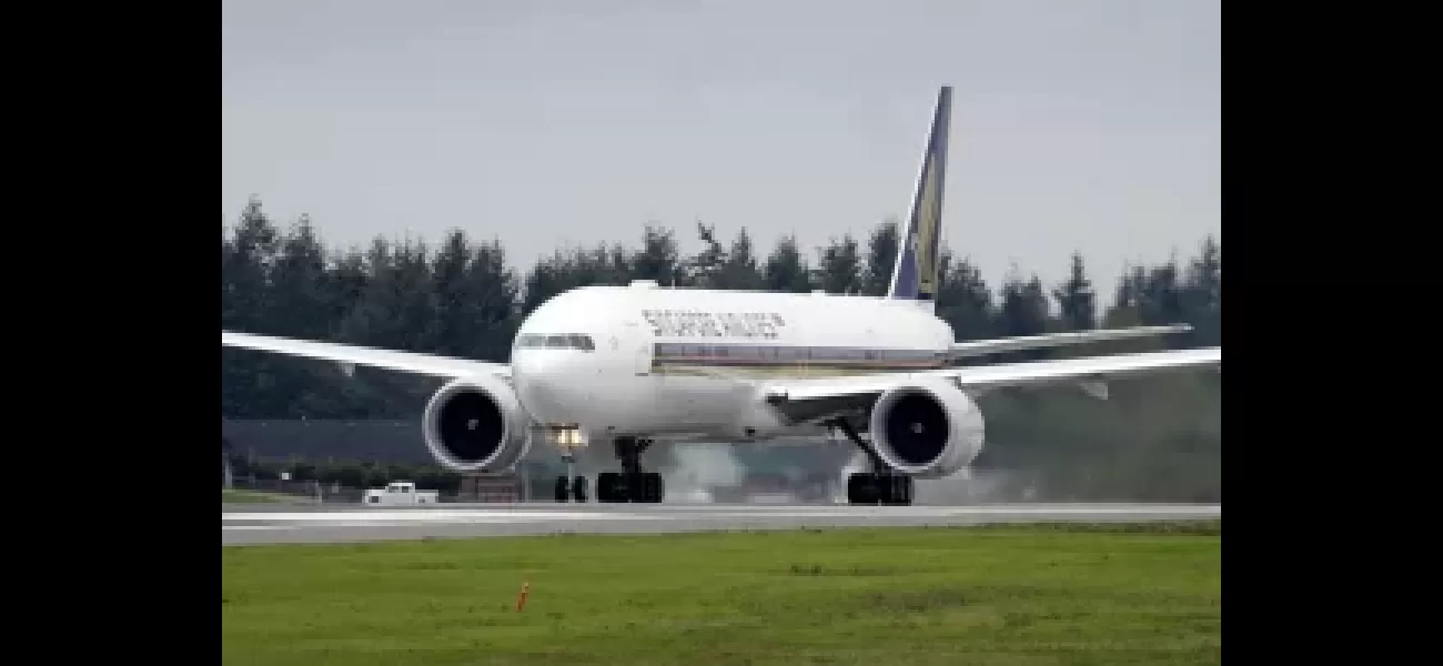 Singapore Airlines reports that a London-Singapore flight experienced severe turbulence, resulting in one fatality and multiple injuries.