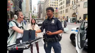 NYPD officer stops Twitch streamer in NYC to express support.