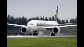 Singapore Airlines reports that a London-Singapore flight experienced severe turbulence, resulting in one fatality and multiple injuries.