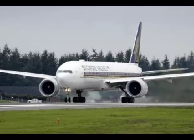 Singapore Airlines reports that a London-Singapore flight experienced severe turbulence, resulting in one fatality and multiple injuries.