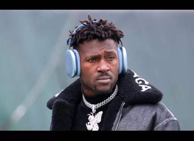 Antonio Brown has declared himself bankrupt.