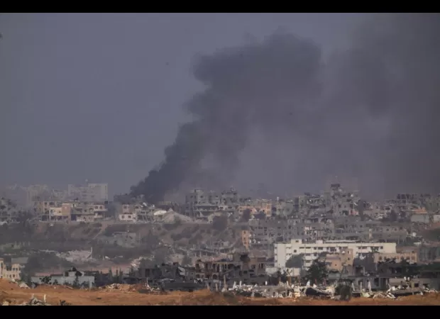 Food distribution in southern Gaza city of Rafah temporarily stopped by UN due to lack of supplies. #Gaza #UN #food