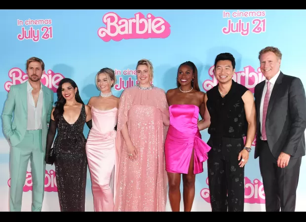 A famous actor takes a budget airline flight by surprise.