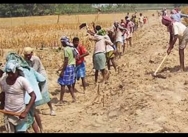 Four workers die in Jharkhand while digging a well and getting buried.