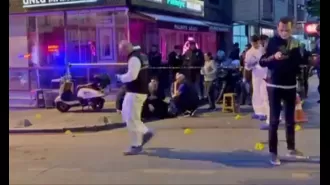A shootout in a café resulted in the deaths of three individuals.