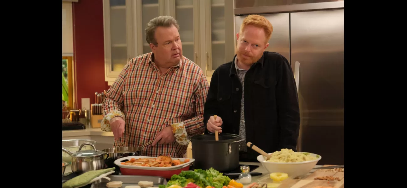A famous 2000s TV actor hints at a possible revival by sharing a photo from the show's set.