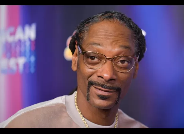 You have the opportunity to purchase merchandise from Snoop Dogg.