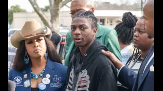 Black student sues over hairstyle, case now with federal judge.