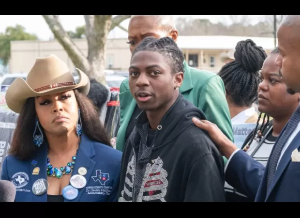 Black student sues over hairstyle, case now with federal judge.