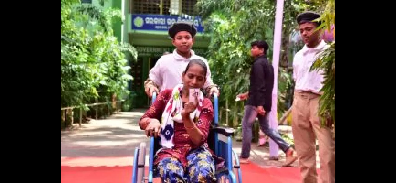 35.69% of voters in Odisha have cast their vote by 1pm in six Lok Sabha constituencies and 42 Assembly segments.