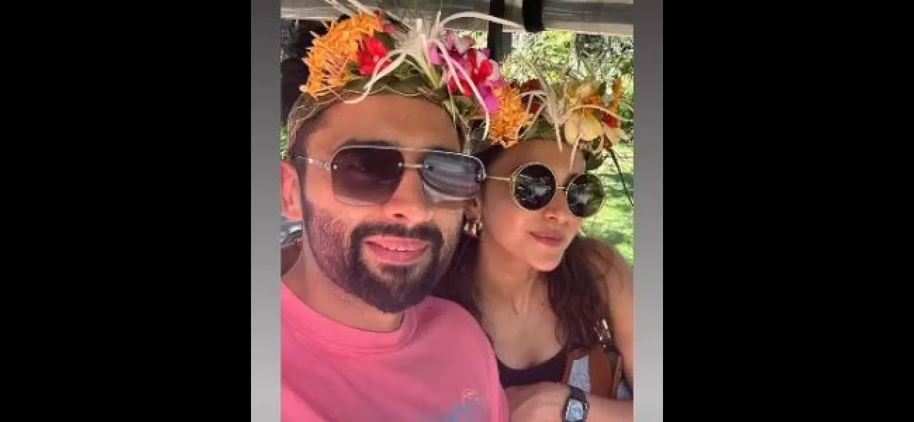 Watch Rakul Preet and husband Jackky have a unique way of enjoying coconut water from Fiji.
