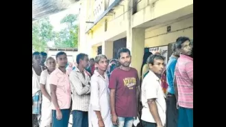 People from Odisha vote in West Bengal during elections.