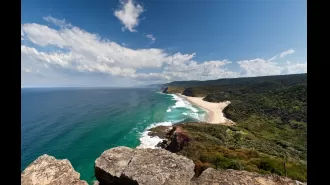 Hiker stranded on cliff after fall from coastal trail near Sydney.