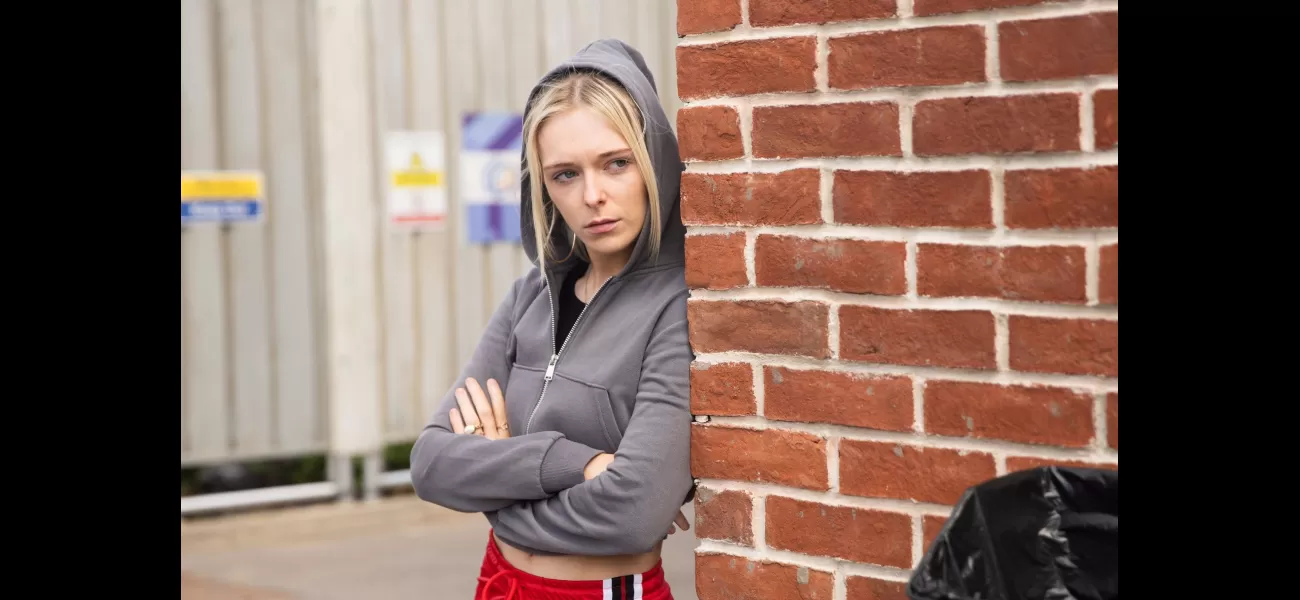 New evidence shakes up Lauren's murder case on Coronation Street.
