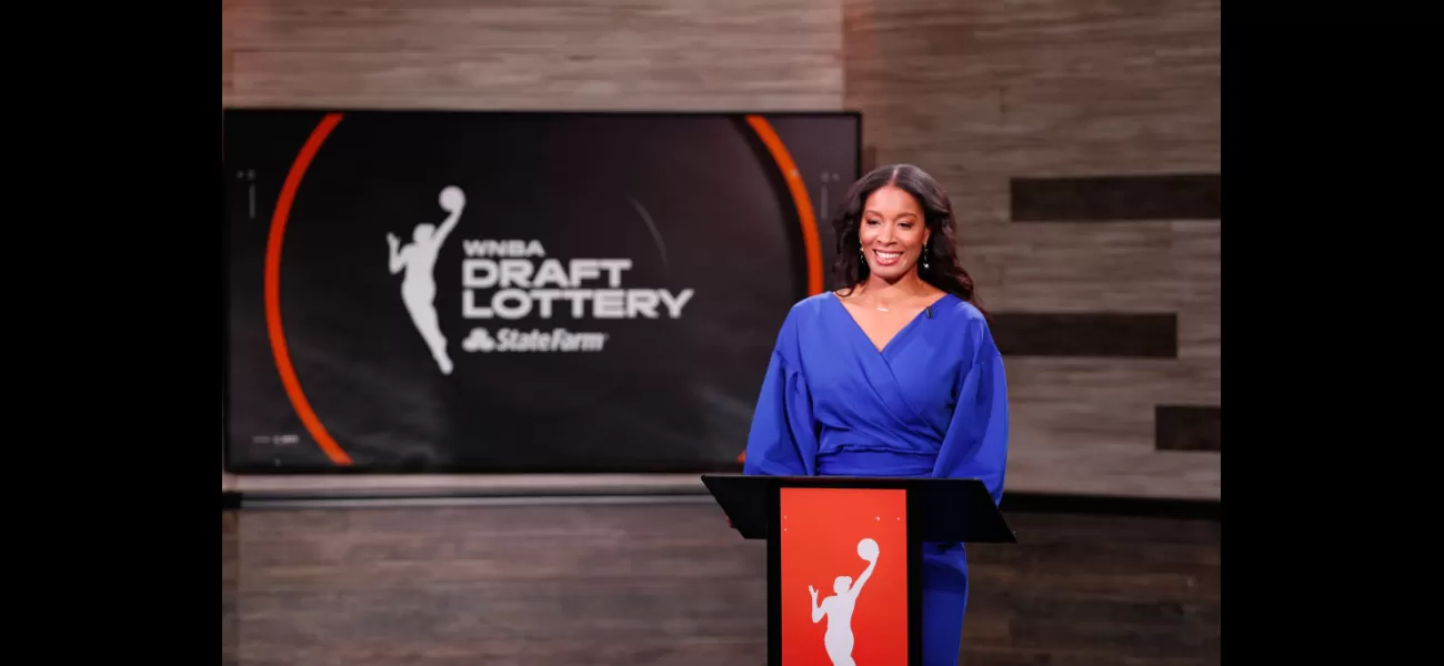 Bethany Donaphin helps WNBA players with her playmaking abilities.