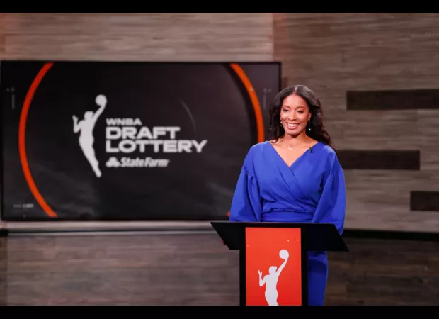 Bethany Donaphin helps WNBA players with her playmaking abilities.