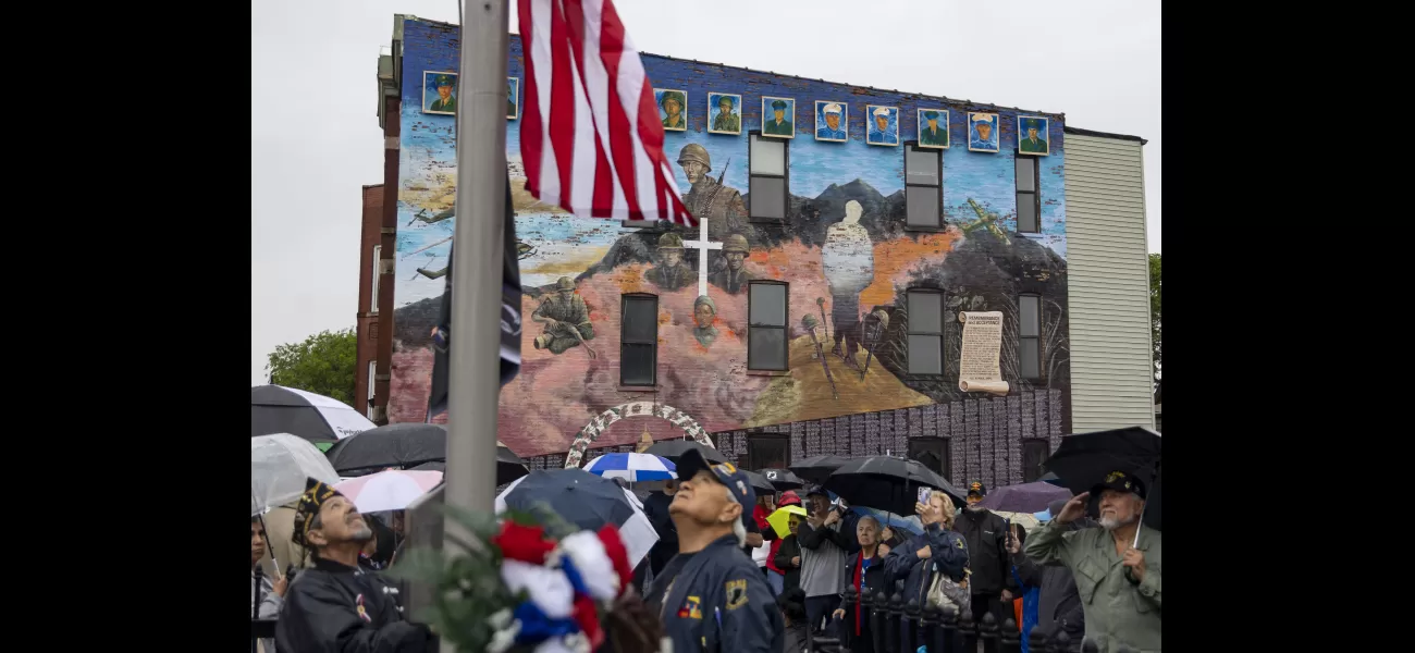 Chicago church pays tribute to soldiers who died in Vietnam War while also spearheading effort to renovate mural honoring them.