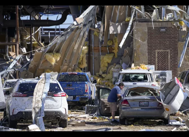 A severe weather outbreak caused 15 deaths in Texas, Oklahoma, and Arkansas.