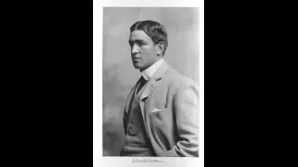 A memorial for Sir Ernest Shackleton, named the Hope Cross, will journey 7,000 miles to Dundee.