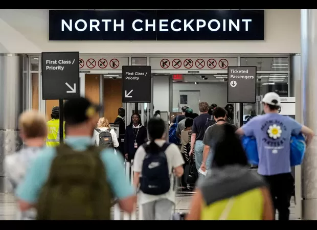 Record-breaking number of travelers screened at US airports on Friday preceding holiday trip.