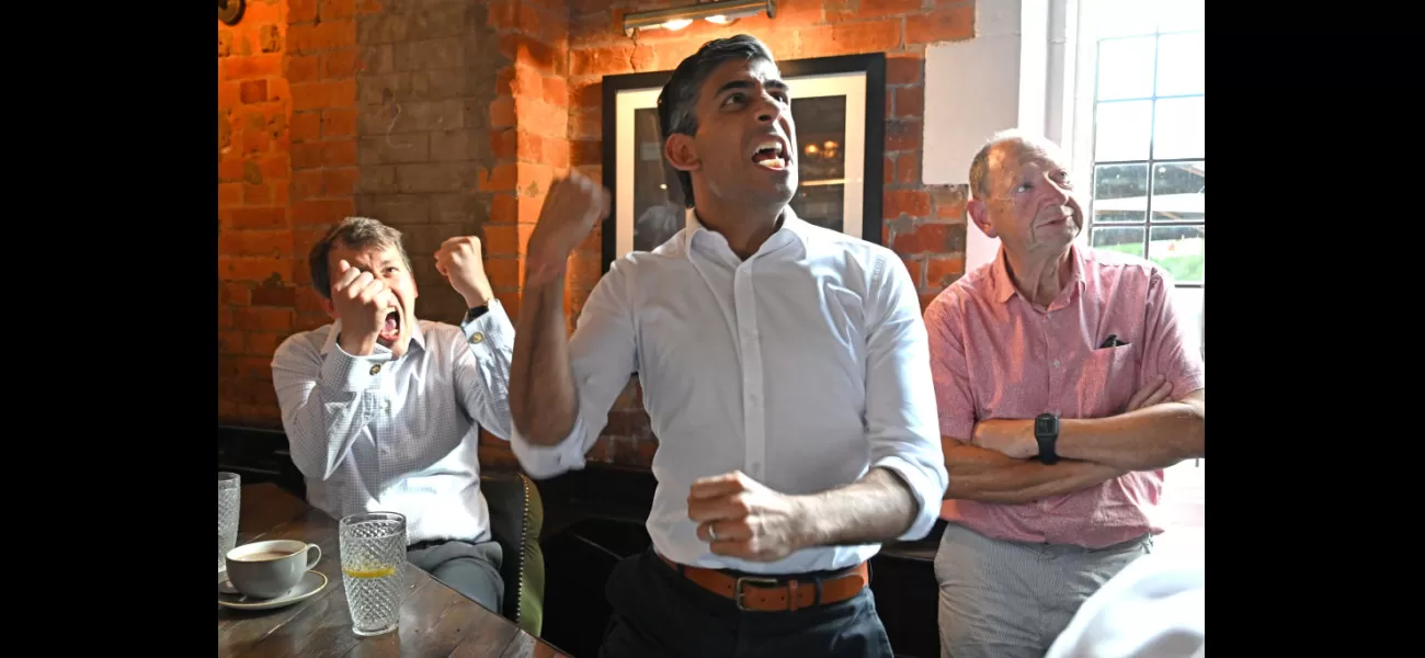 What team does Prime Minister Rishi Sunak root for in football?