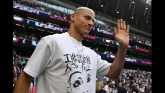 Richarlison responds to rumors about leaving Tottenham.