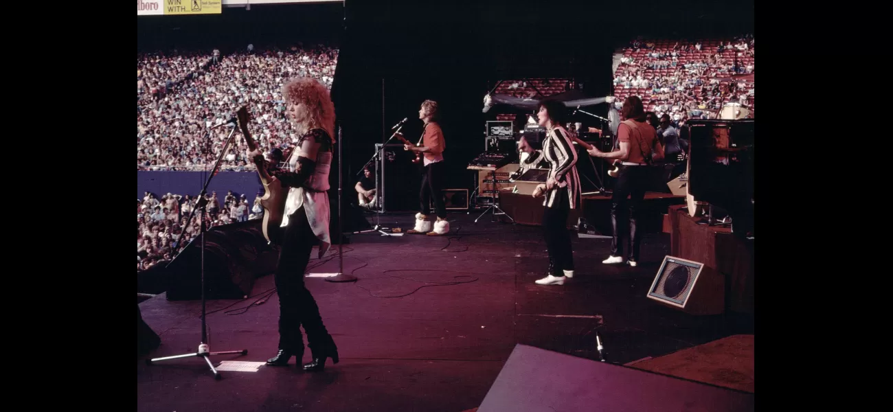 70s band cancels European tour due to singer's surgery.