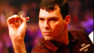 Former Aussie darts champ reveals near-death experience from infected blood.