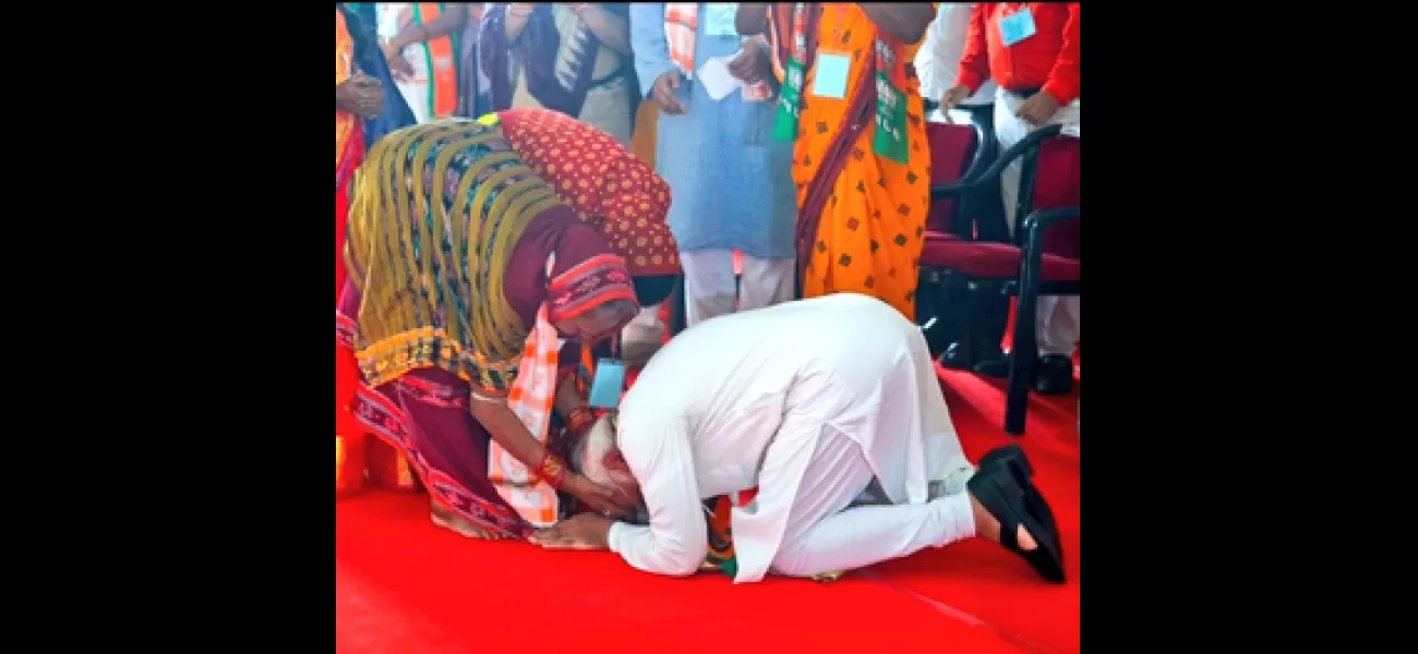 PM Modi compliments Kamala Moharana for her dedication to the Swachh Bharat movement.