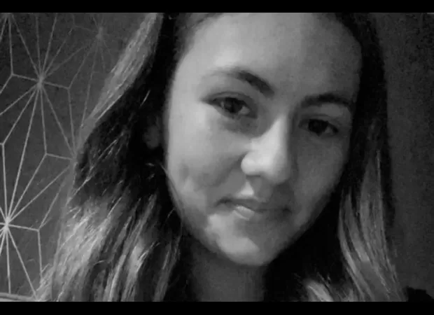 Tragic car accident claims lives of three teenagers, including 17-year-old girl.