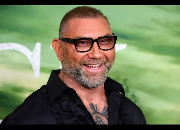 Actor stuns fans with unrecognizable 16-year-old photo.