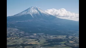 Tourists behaving badly disrupt new popular Mt Fuji photo spot, authorities put up fence to prevent further chaos.