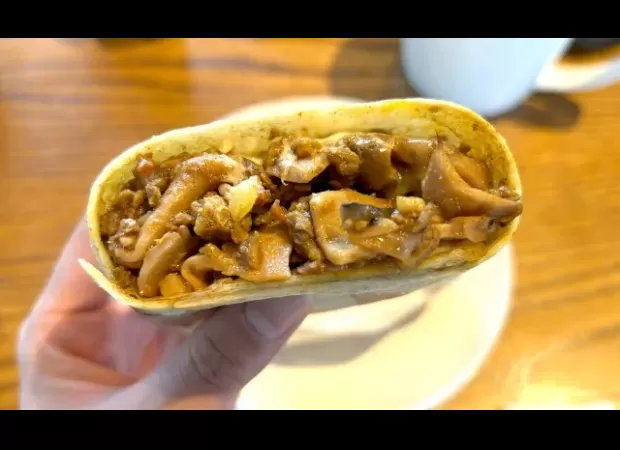 Starbucks Japan introduces a new Banana Brulee Frappuccino and other tasty snacks to their menu.