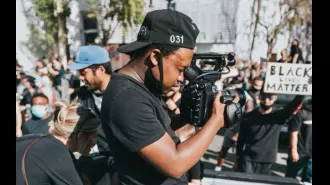 A fund is available for black journalists to seek therapy and maintain their mental health while reporting on the frontlines.