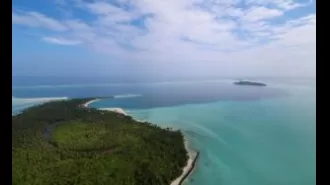 Israeli citizens advised to visit India's beautiful beaches after travel ban to Maldives.