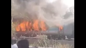 A fire occurred in three coaches of Taj Express in Delhi with no reported injuries.