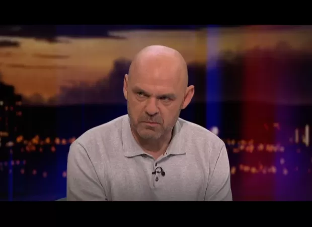 Danny Murphy advises Chelsea's Conor Gallagher on his potential transfer to Aston Villa.